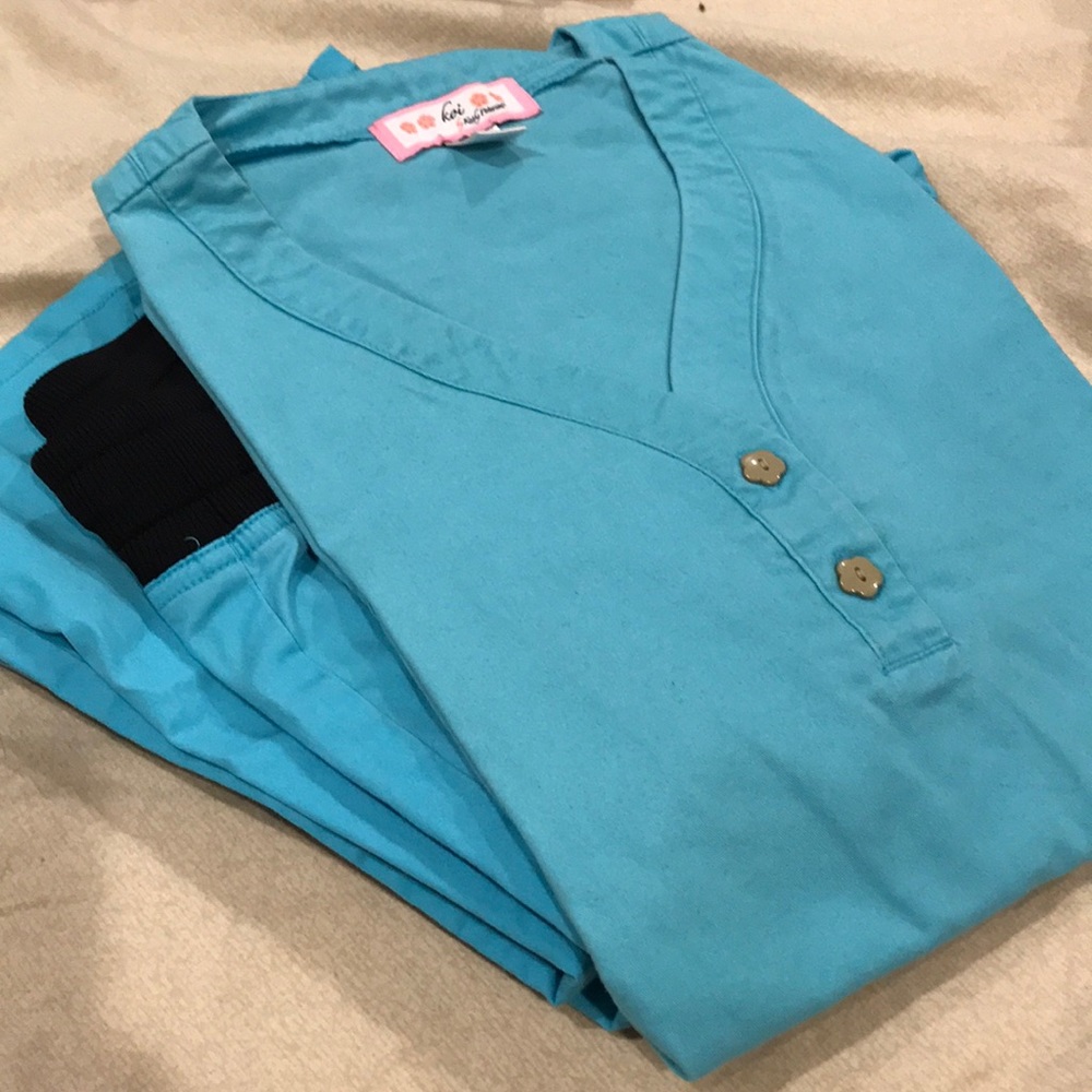Scrubs pair